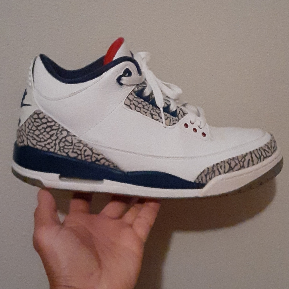 Jordan's Blues Size 10.5 - Picture 3 of 12